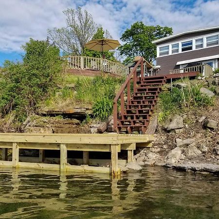 Family Cottage On Chaumont Bay, Walk To Downtown Esterno foto