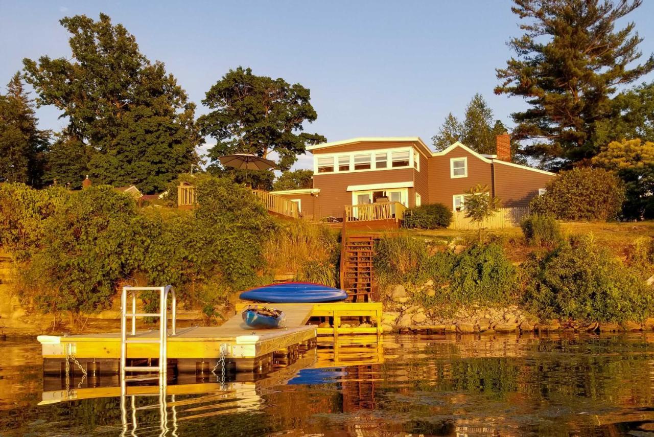 Family Cottage On Chaumont Bay, Walk To Downtown Esterno foto