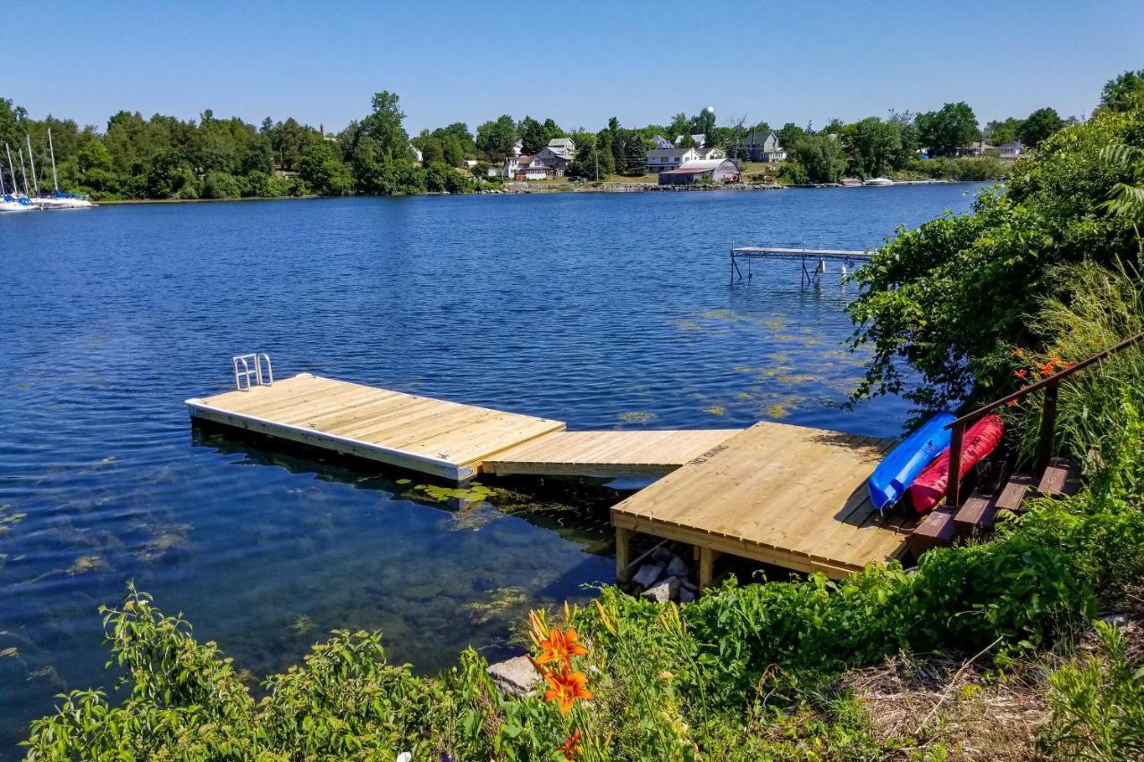 Family Cottage On Chaumont Bay, Walk To Downtown Esterno foto